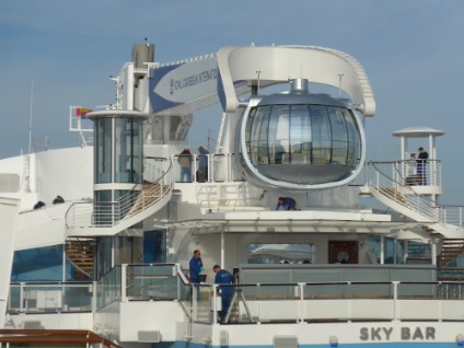 Die Sky Bar mit Brücke der Quantum of the Seas